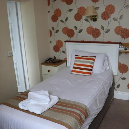 Lion Hotel & Studio Apartments Criccieth Exterior photo
