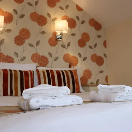 Lion Hotel & Studio Apartments Criccieth Exterior photo
