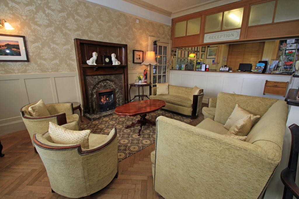 Hotel Lion & Criccieth