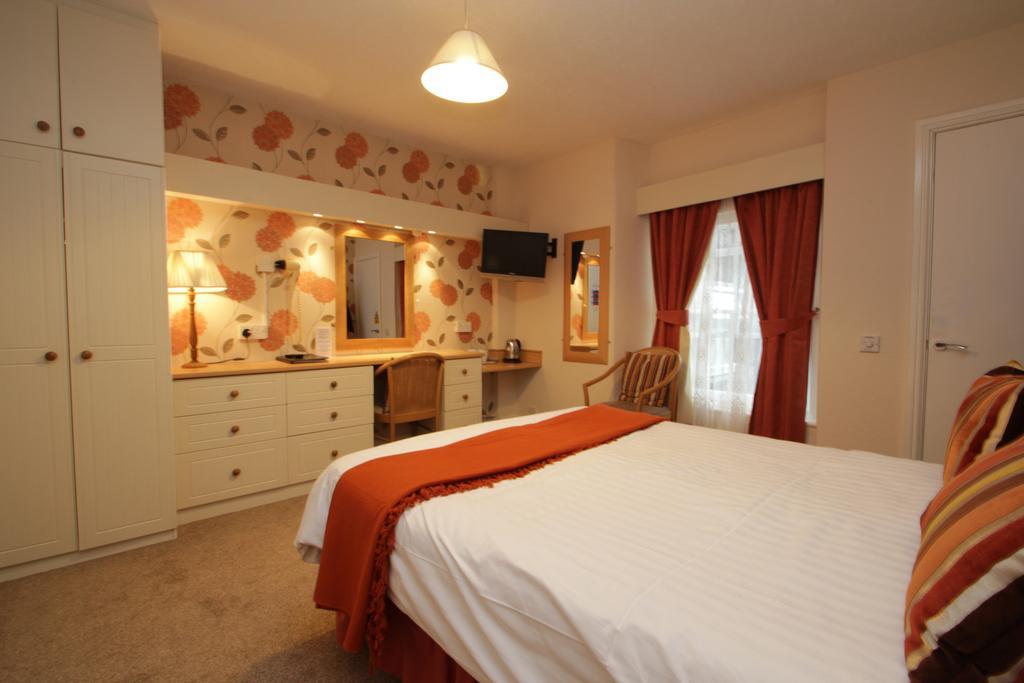 Hotel Lion & Criccieth