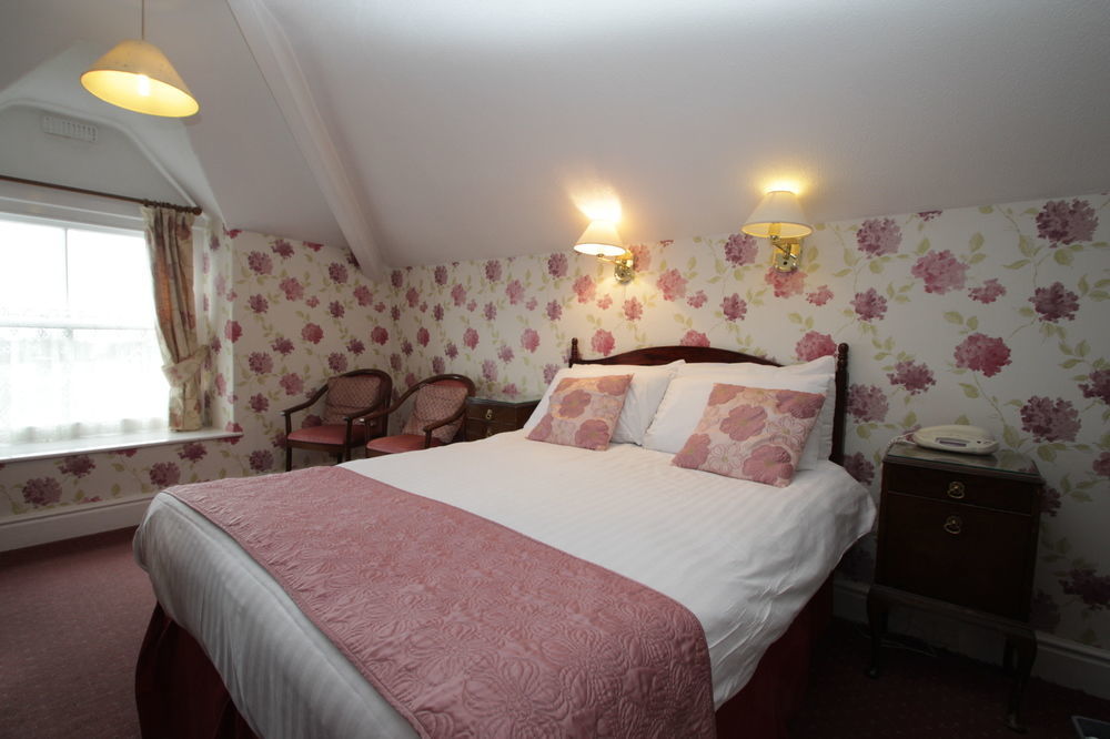 Hotel Lion & Criccieth