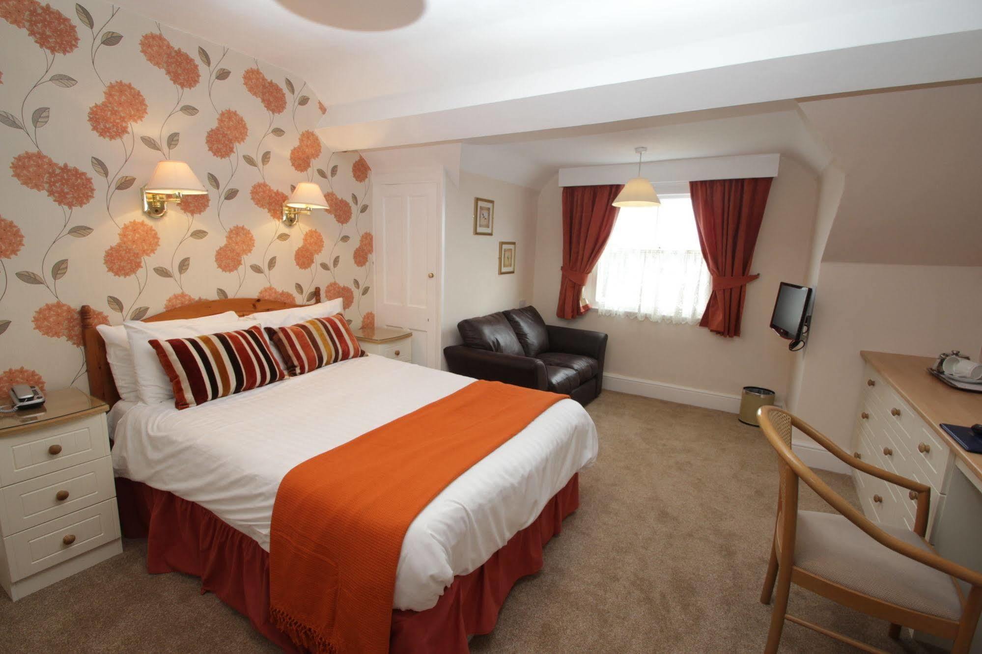 Hotel Lion & 3*