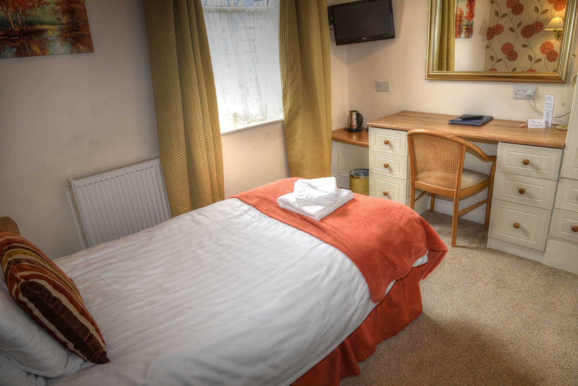 Hotel Lion & Criccieth
