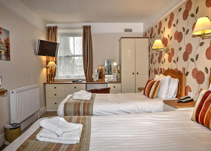 Lion Hotel & Studio Apartments