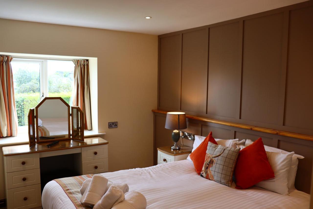 Hotel Lion & Criccieth