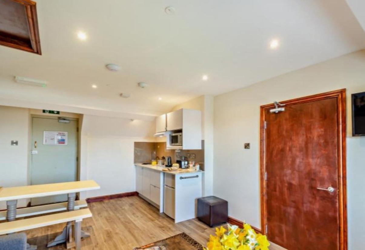 Hotel Lion & Criccieth